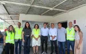 Ao lado de CEO da Orizon, prefeito Mano Medeiros participa de encontro com ministra Luciana Santos